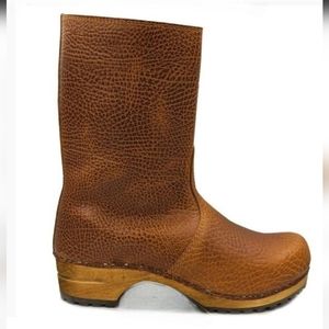 Sanita Puk clog boot in brown